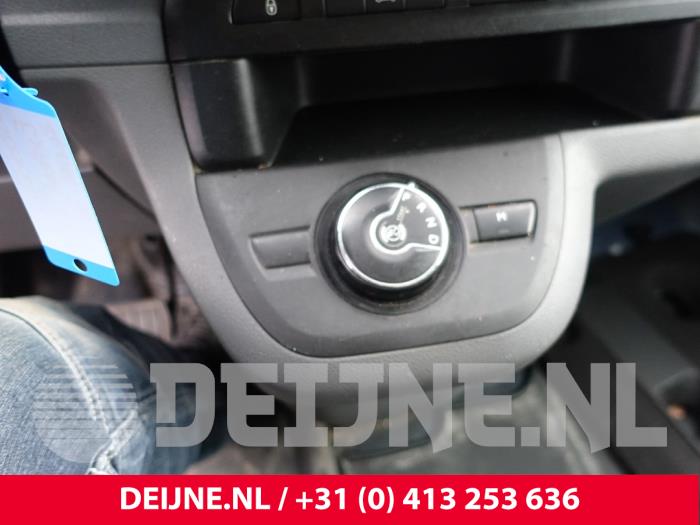 Peugeot Expert 2.0 Blue HDi 180 16V Sloopvoertuig (2019, Zwart)