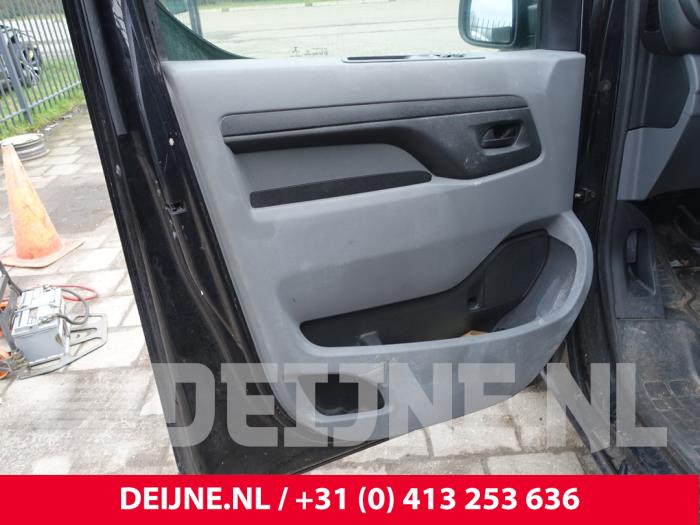 Peugeot Expert 2.0 Blue HDi 180 16V Sloopvoertuig (2019, Zwart)