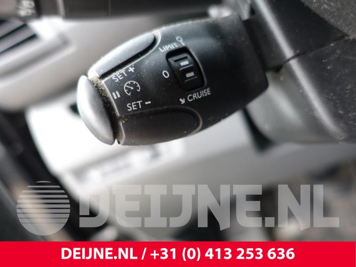 Peugeot Expert 2.0 Blue HDi 180 16V Sloopvoertuig (2019, Zwart)