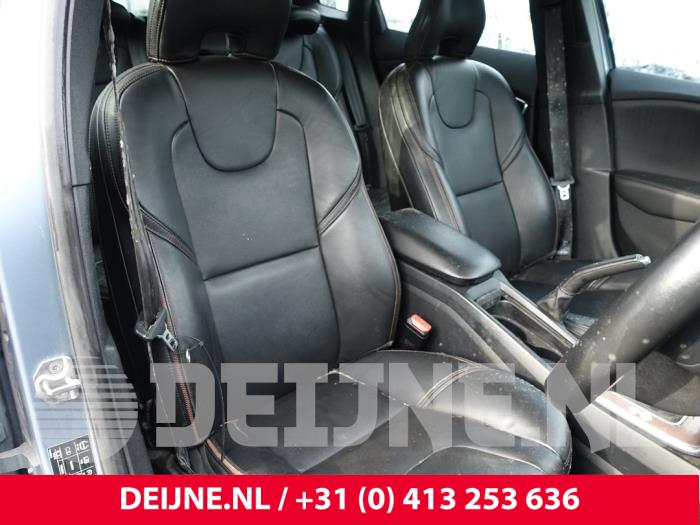 Volvo V40 Cross Country 1.5 T3 16V Geartronic Sloopvoertuig (2017, Blauw)