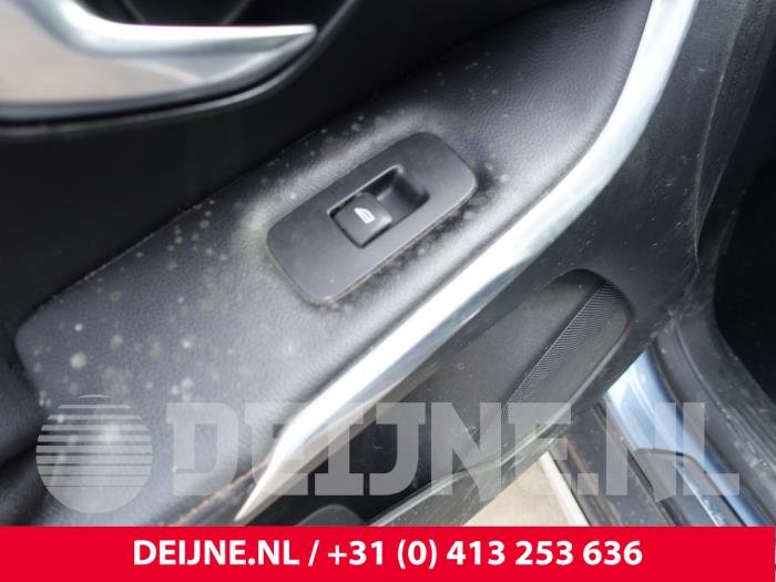 Volvo V40 Cross Country 1.5 T3 16V Geartronic Sloopvoertuig (2017, Blauw)