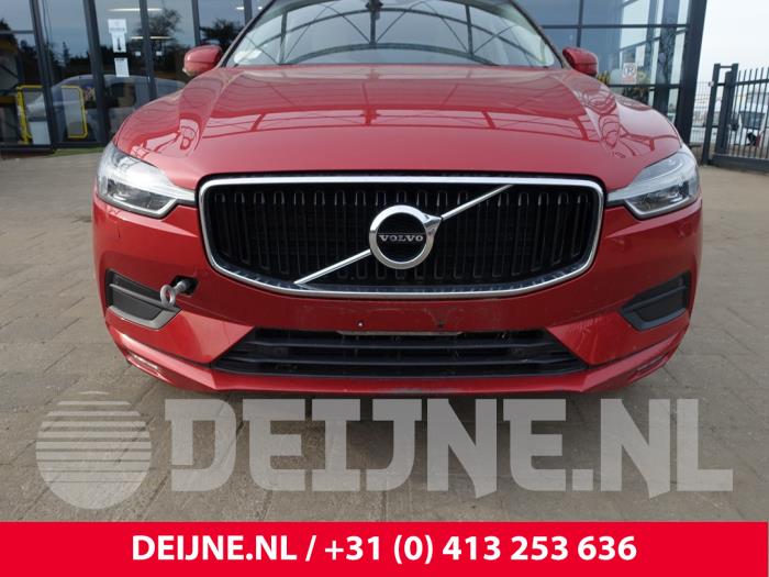 Volvo XC60 II 2.0 D4 16V AWD Sloopvoertuig (2019, Rood)