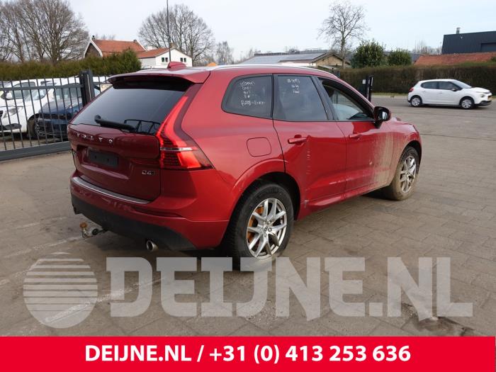 Volvo XC60 II 2.0 D4 16V AWD Sloopvoertuig (2019, Rood)