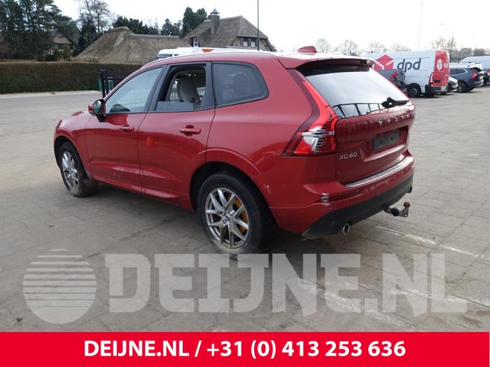 Volvo XC60 II 2.0 D4 16V AWD Sloopvoertuig (2019, Rood)