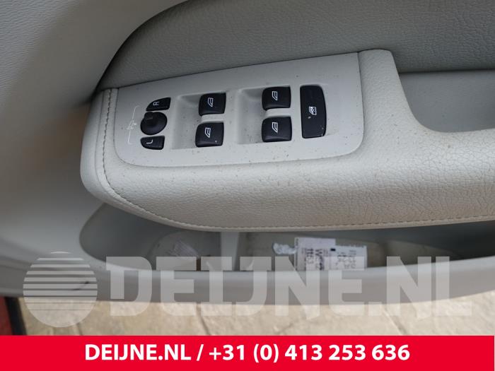 Volvo XC60 II 2.0 D4 16V AWD Sloopvoertuig (2019, Rood)