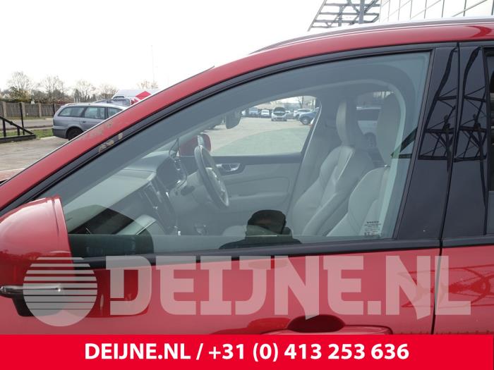 Volvo XC60 II 2.0 D4 16V AWD Sloopvoertuig (2019, Rood)