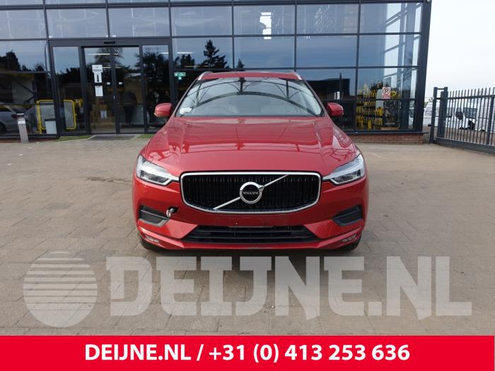 Volvo XC60 II 2.0 D4 16V AWD Sloopvoertuig (2019, Rood)
