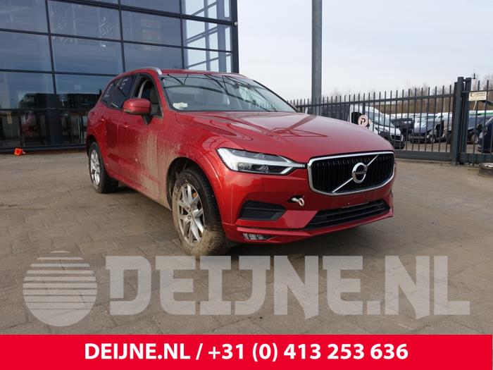 Volvo XC60 II 2.0 D4 16V AWD Sloopvoertuig (2019, Rood)
