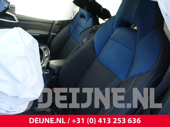 Lynk & Co 01 1.5 PHEV Sloopvoertuig (2022, Zwart)