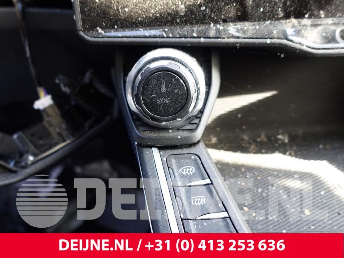 Lynk & Co 01 1.5 PHEV Sloopvoertuig (2022, Zwart)