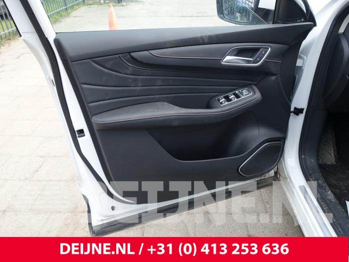 MG HS/EHS I 1.5 EHS T-GDI Hybrid Sloopvoertuig (2024, Wit)