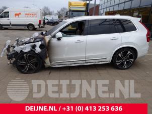 Volvo XC90 16-