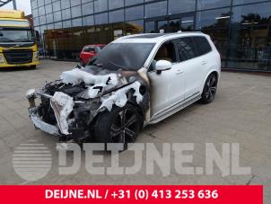 Volvo XC90 16-