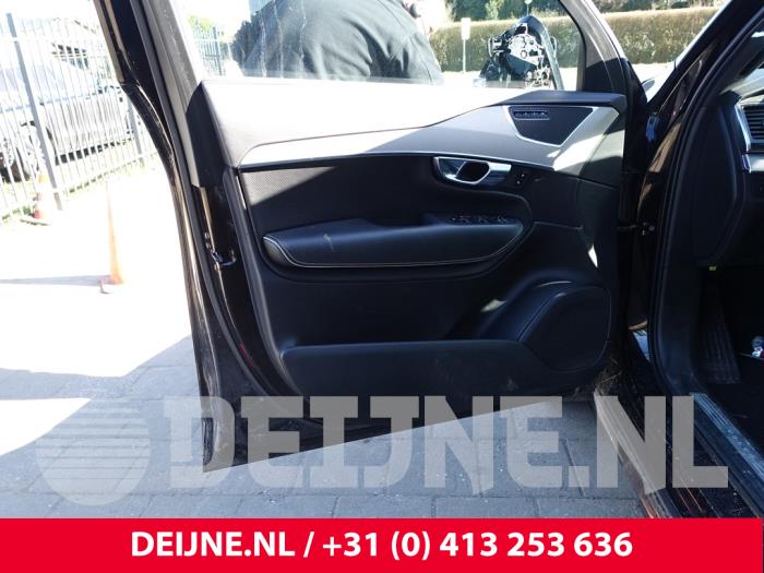 Volvo XC90 II 2.0 B5 16V Mild Hybrid AWD Sloopvoertuig (2020, Zwart)