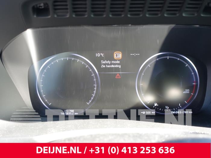 Volvo XC90 II 2.0 B5 16V Mild Hybrid AWD Sloopvoertuig (2020, Zwart)