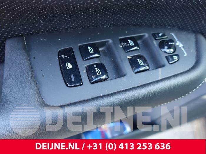 Volvo XC90 II 2.0 B5 16V Mild Hybrid AWD Sloopvoertuig (2020, Zwart)