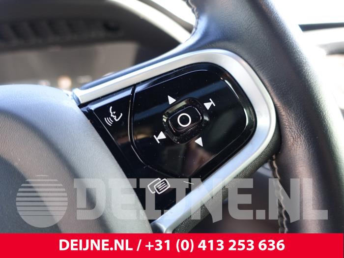 Volvo XC90 II 2.0 B5 16V Mild Hybrid AWD Sloopvoertuig (2020, Zwart)