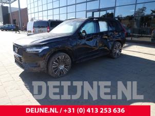 Volvo XC90 16-