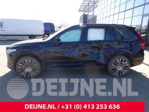 Volvo XC90 16-