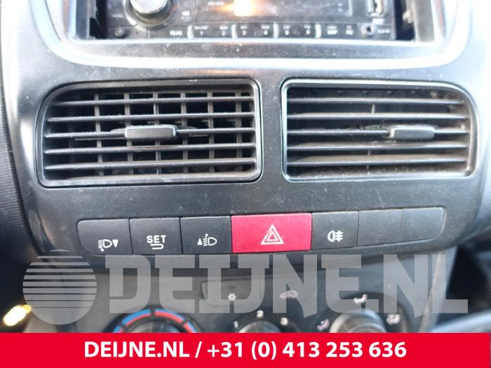 Opel Combo 1.3 CDTI 16V ecoFlex Sloopvoertuig (2016, Wit)