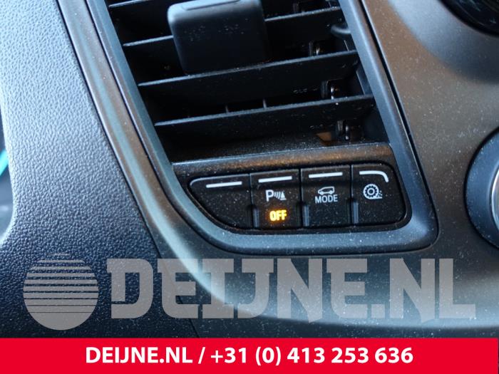Ford Transit Custom 2.0 TDCi 16V Eco Blue 130 mHEV Sloopvoertuig (2023, Wit)
