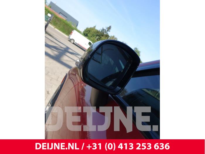 Volvo XC60 II 2.0 B4 16V Mild Hybrid AWD Sloopvoertuig (2021, Rood)