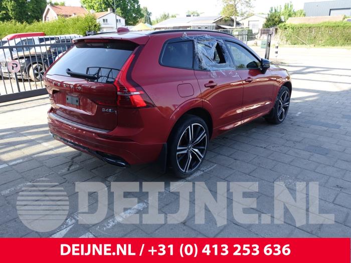 Volvo XC60 II 2.0 B4 16V Mild Hybrid AWD Sloopvoertuig (2021, Rood)