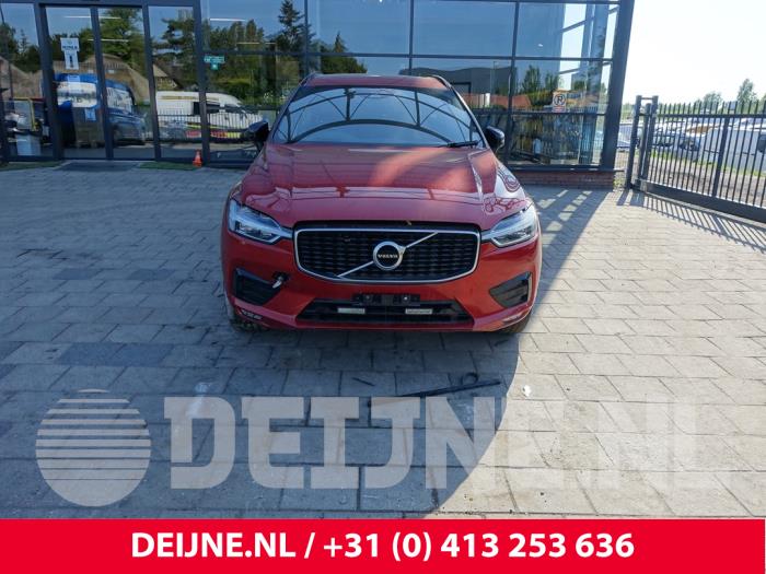 Volvo XC60 II 2.0 B4 16V Mild Hybrid AWD Sloopvoertuig (2021, Rood)