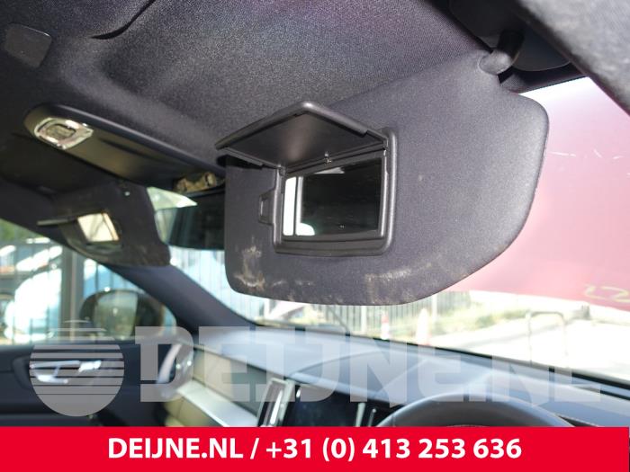 Volvo XC60 II 2.0 B4 16V Mild Hybrid AWD Sloopvoertuig (2021, Rood)