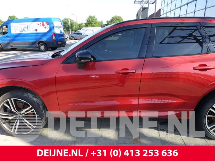 Volvo XC60 II 2.0 B4 16V Mild Hybrid AWD Sloopvoertuig (2021, Rood)