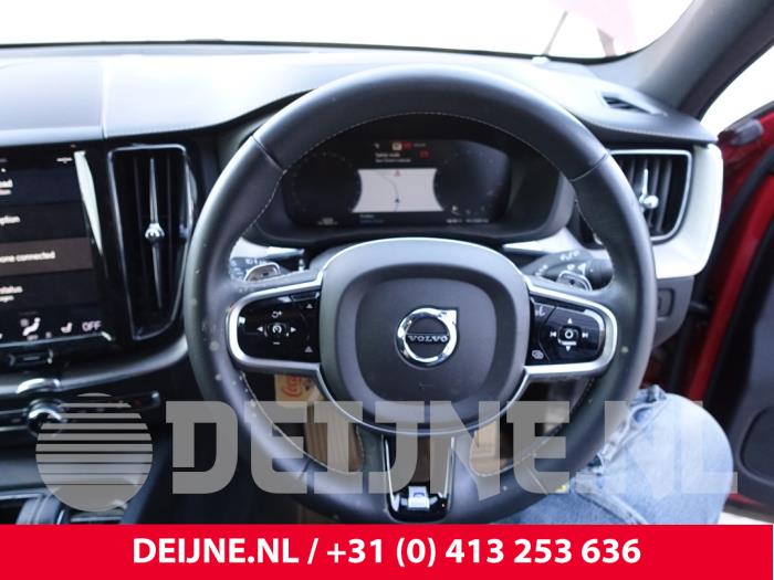 Volvo XC60 II 2.0 B4 16V Mild Hybrid AWD Sloopvoertuig (2021, Rood)