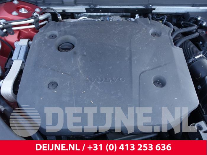 Volvo XC60 II 2.0 B4 16V Mild Hybrid AWD Sloopvoertuig (2021, Rood)