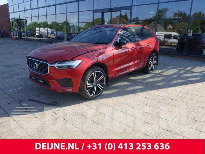 Volvo XC60 II 2.0 B4 16V Mild Hybrid AWD Sloopvoertuig (2021, Rood)