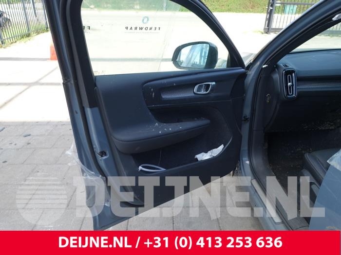 Volvo XC40 Recharge Twin 78/82 kWh Sloopvoertuig (2021, Grijs)