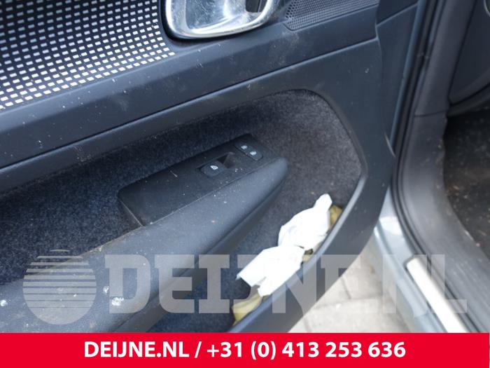 Volvo XC40 Recharge Twin 78/82 kWh Sloopvoertuig (2021, Grijs)