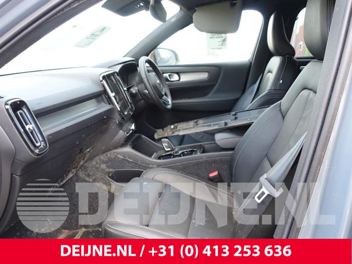 Volvo XC40 Recharge Twin 78/82 kWh Sloopvoertuig (2021, Grijs)