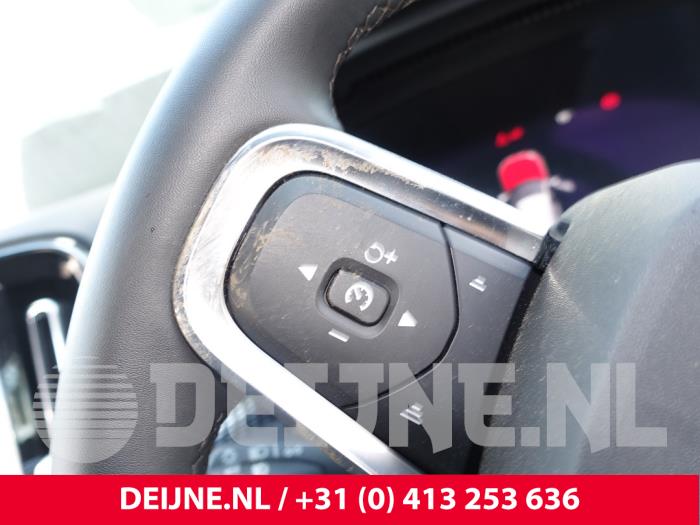 Volvo XC40 Recharge Twin 78/82 kWh Sloopvoertuig (2021, Grijs)