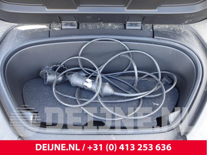 Volvo XC40 Recharge Twin 78/82 kWh Sloopvoertuig (2021, Grijs)