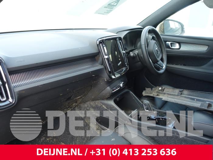 Volvo XC40 Recharge Twin 78/82 kWh Sloopvoertuig (2021, Grijs)