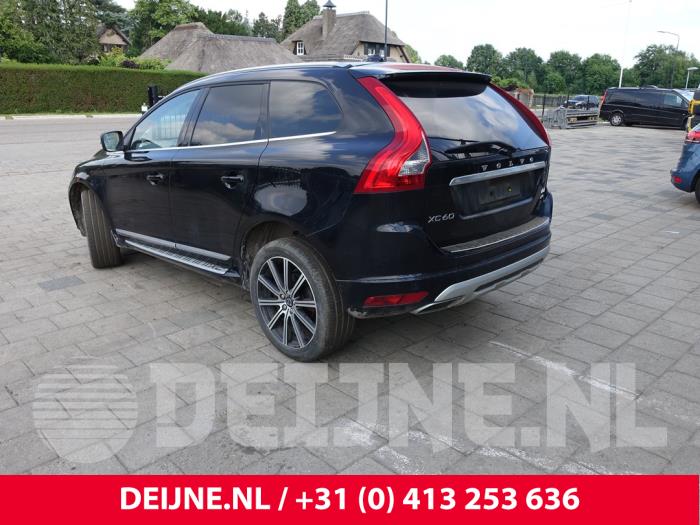Volvo XC60 I 2.4 D4 20V AWD Sloopvoertuig (2015, Zwart)