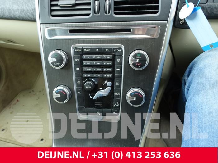 Volvo XC60 I 2.4 D4 20V AWD Sloopvoertuig (2015, Zwart)