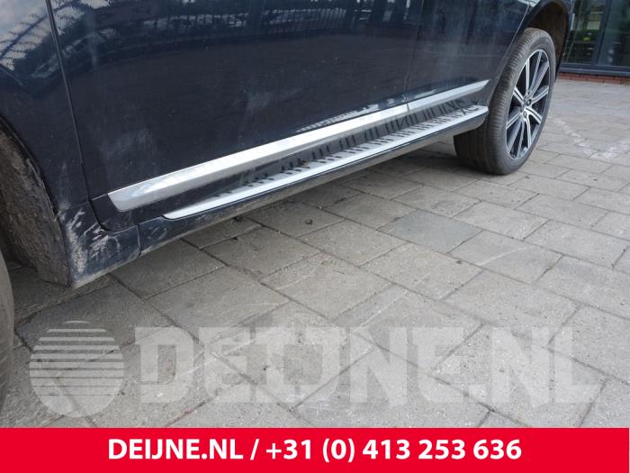 Volvo XC60 I 2.4 D4 20V AWD Sloopvoertuig (2015, Zwart)