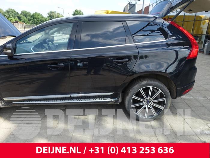 Volvo XC60 I 2.4 D4 20V AWD Sloopvoertuig (2015, Zwart)