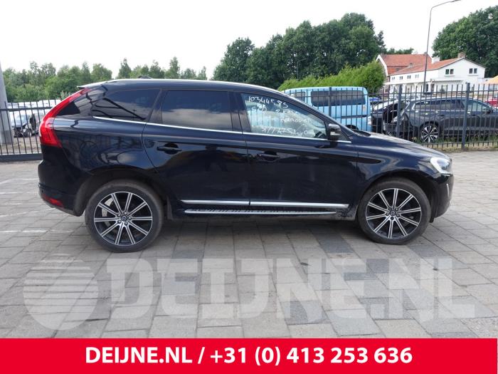 Volvo XC60 I 2.4 D4 20V AWD Sloopvoertuig (2015, Zwart)