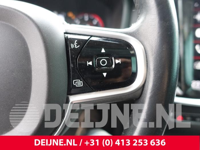 Volvo V60 II 2.0 D4 16V Sloopvoertuig (2019, Grijs)