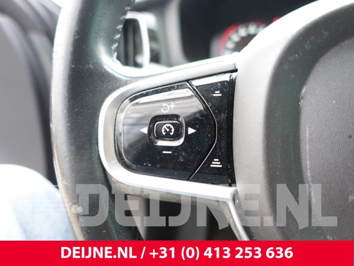 Volvo V60 II 2.0 D4 16V Sloopvoertuig (2019, Grijs)