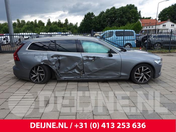 Volvo V60 II 2.0 D4 16V Sloopvoertuig (2019, Grijs)