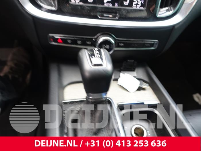 Volvo V60 II 2.0 D4 16V Sloopvoertuig (2019, Grijs)