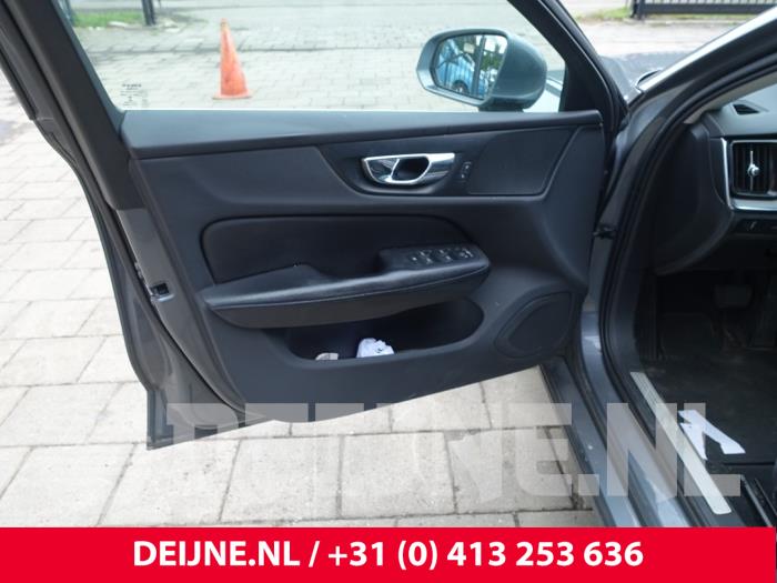 Volvo V60 II 2.0 D4 16V Sloopvoertuig (2019, Grijs)