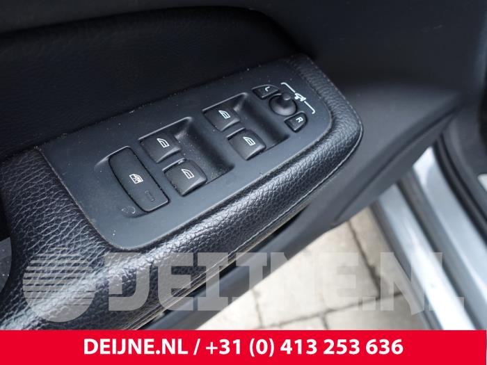 Volvo V60 II 2.0 D4 16V Sloopvoertuig (2019, Grijs)